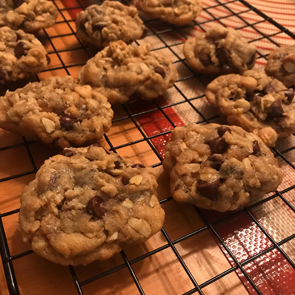 Cookies laid out on cooling rack